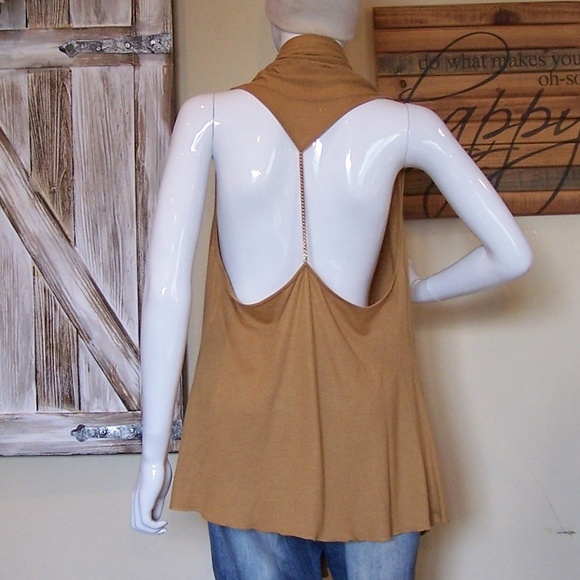 Gold Chained Back Vest - Picture 3 of 4